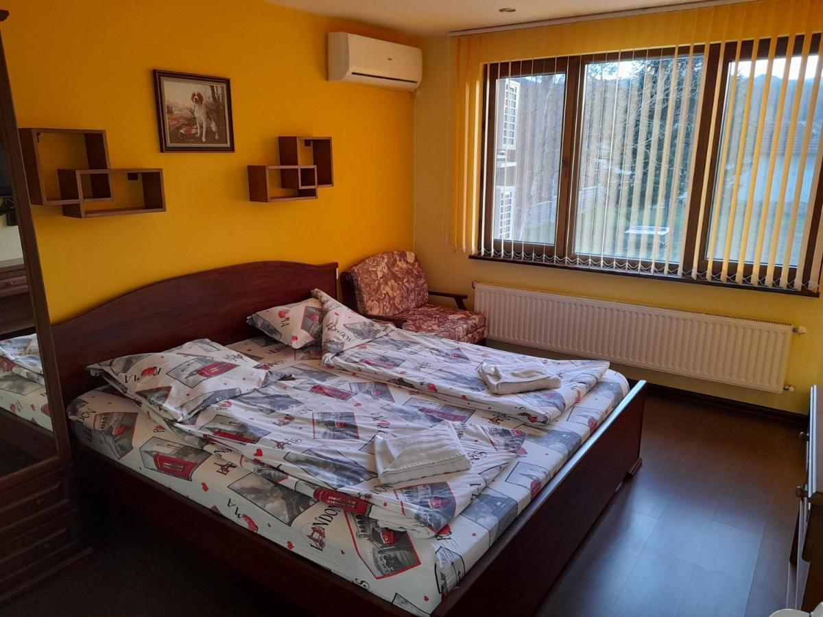 Guest House-Restaurant St. George / Къща За Гости-Ресторант Свети Георги Gabrovo Extérieur photo